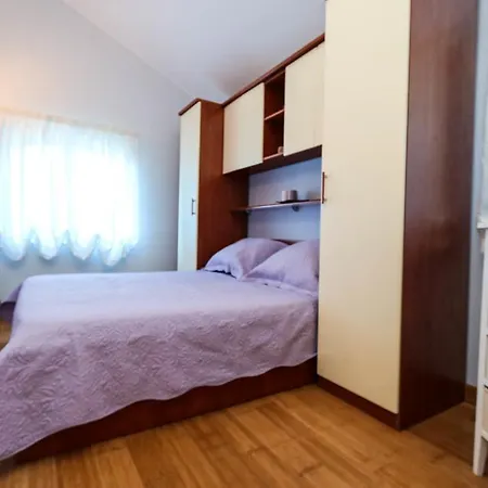 Paulina Apartment Tribanj-Kruscica