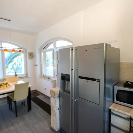 Paulina Apartment Tribanj-Kruscica