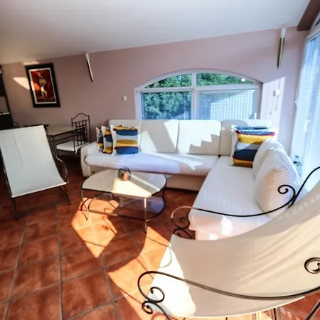 Paulina Apartmán Tribanj-Kruscica
