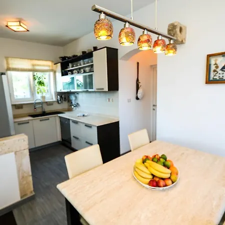 Paulina Apartmán Tribanj-Kruscica