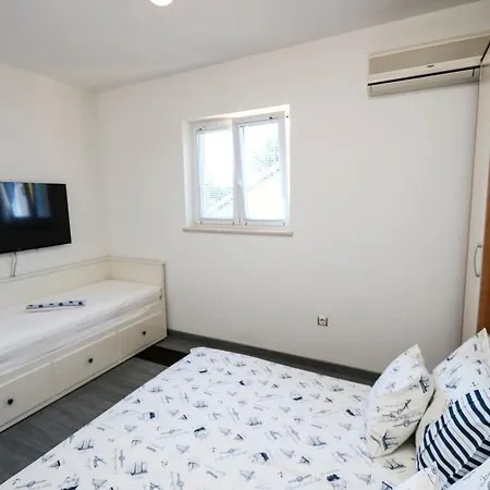 Paulina Apartmán Tribanj-Kruscica
